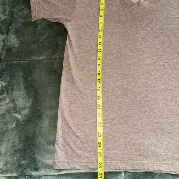 Uniqlo Shirt Women's Small Brown Supima V-Neck Short Sleeve Top Stretch Pullover - Picture 5 of 8